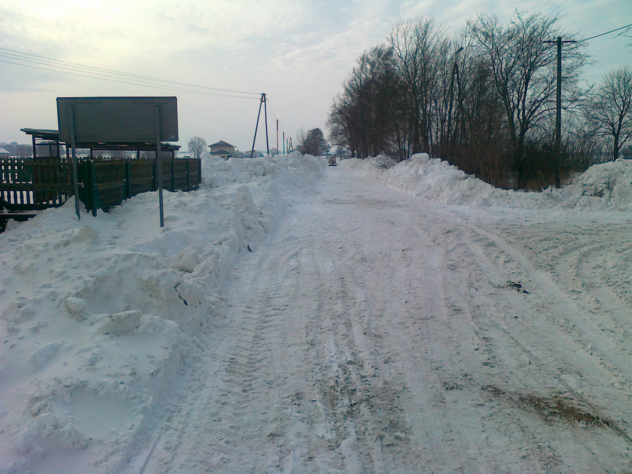 Grbiec, droga do Ksic w trakcie odnieania, 1.02.2014 r.