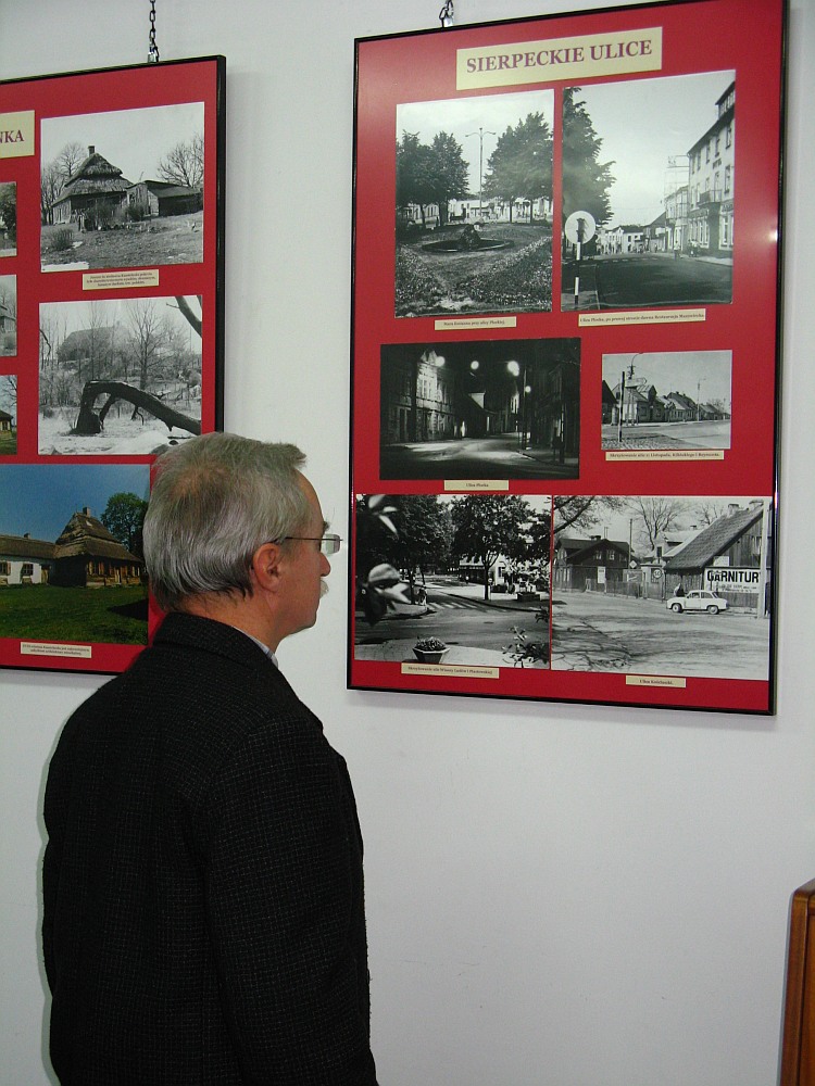 Promocji ksiki towarzyszya wystawa fotografii Sierpca