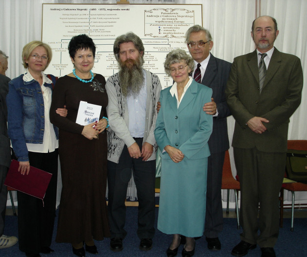 Od lewej: Bogumia Dumowska, Maria Winiewska, Pawe Bogdan Gsiorowski, Halina Burakowska, Jan Burakowski, Zdzisaw Dumowski.