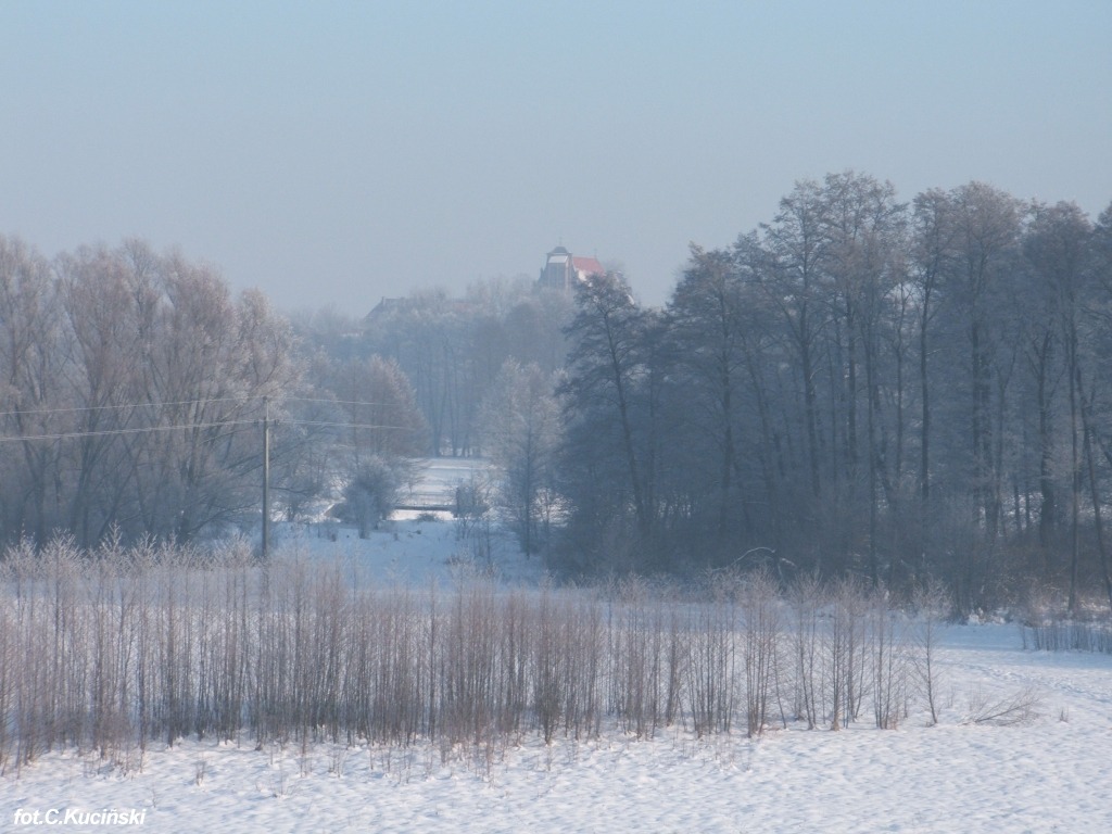 zima widok na Klasztor