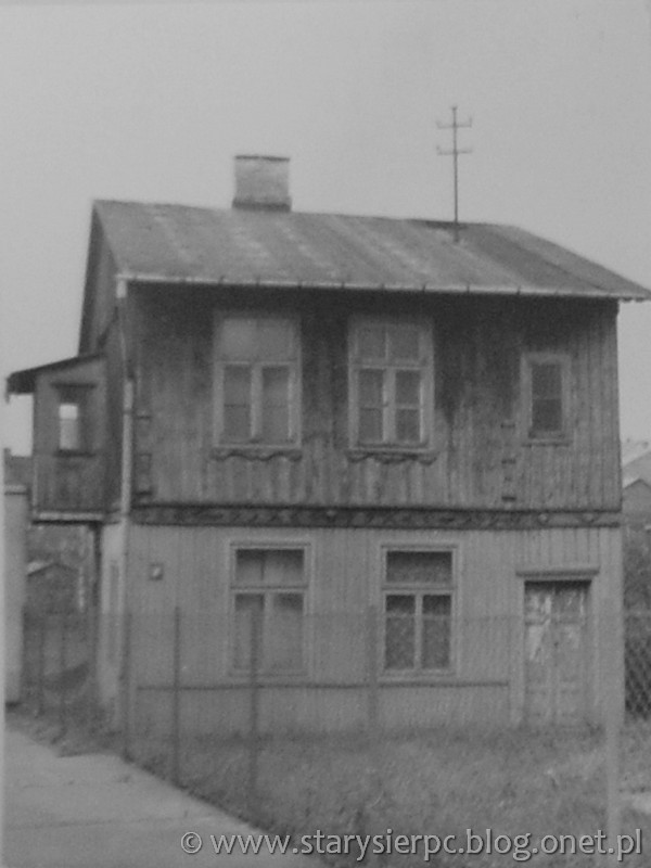 Poowa domu przy ul. Warszawskiej 16 (obecnie 11. Listopada 10) w Sierpcu, 1986 r. W domu tym swoj pierwsz siedzib miaa przedwojenna ydowska szkoa 