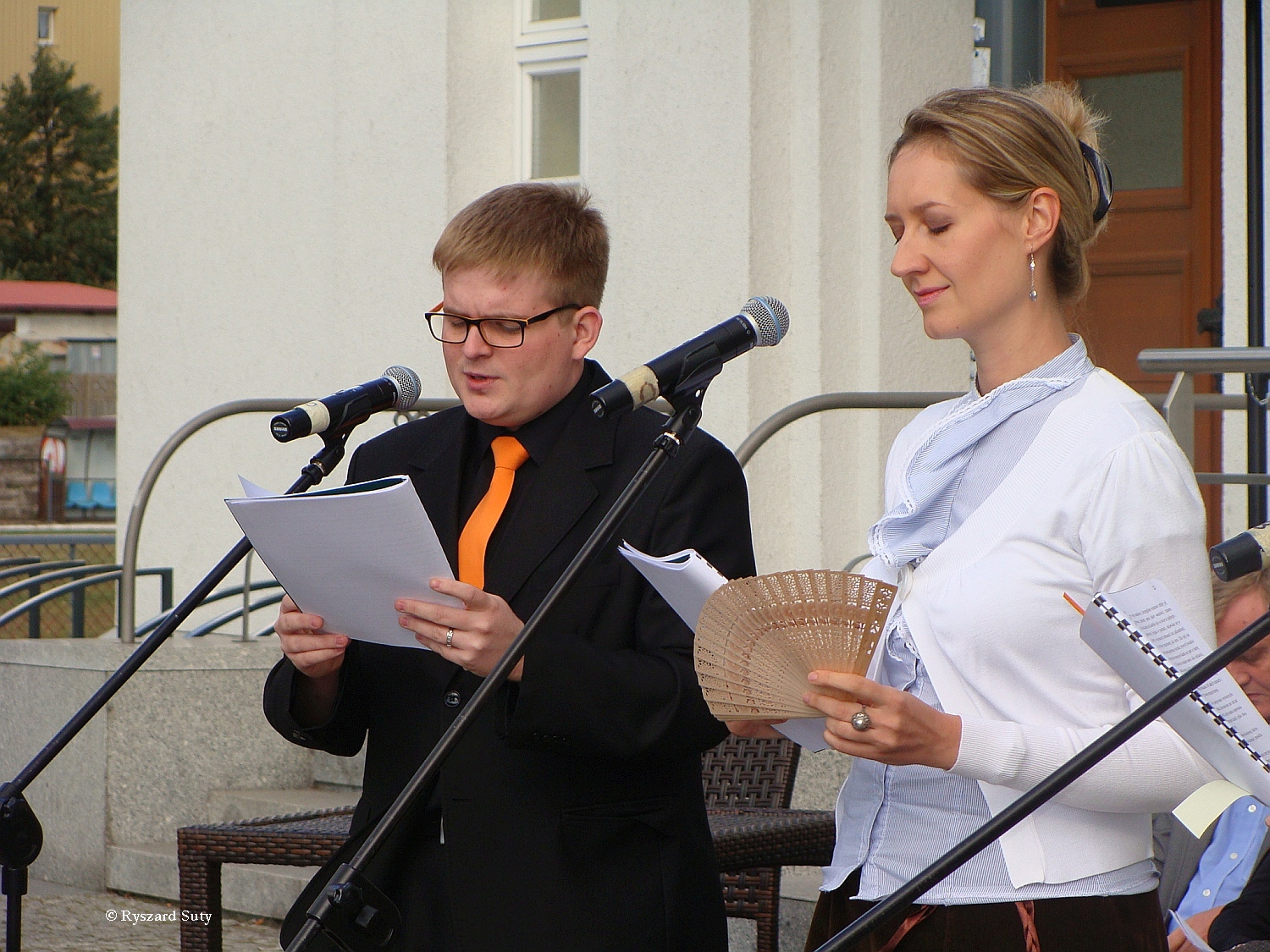 Monolog Izabeli ckiej (Magdalena Staniszewska), obok narrator - Tomasz Kowalski