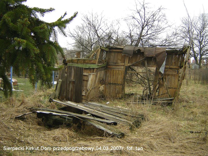 Kirkut - dom przedpogrze­bowy  - stan marzec 2007 r.