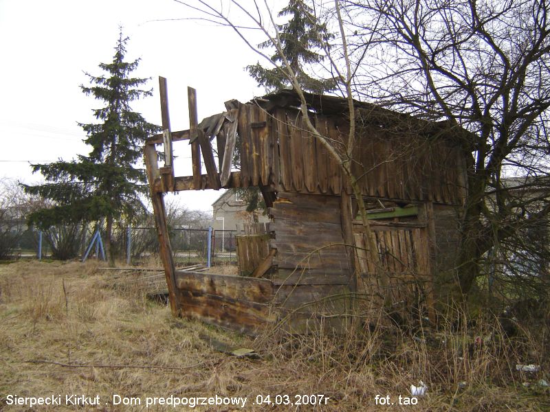 Kirkut - dom przedpogrze­bowy  - stan marzec 2007 .