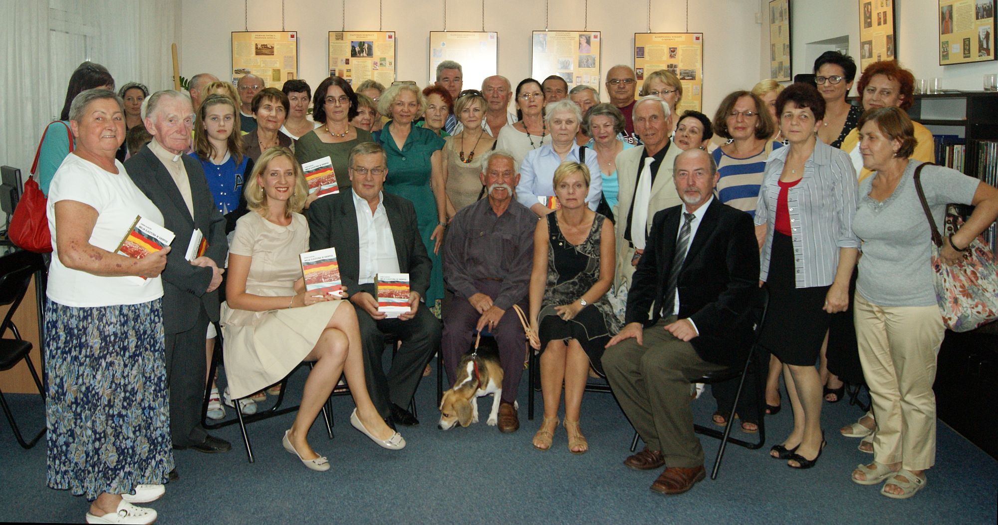 Autor, wydawca, organizatorzy i publiczno spotkania z Eugenem Kleisterem, 30 sierpnia 2012 r.