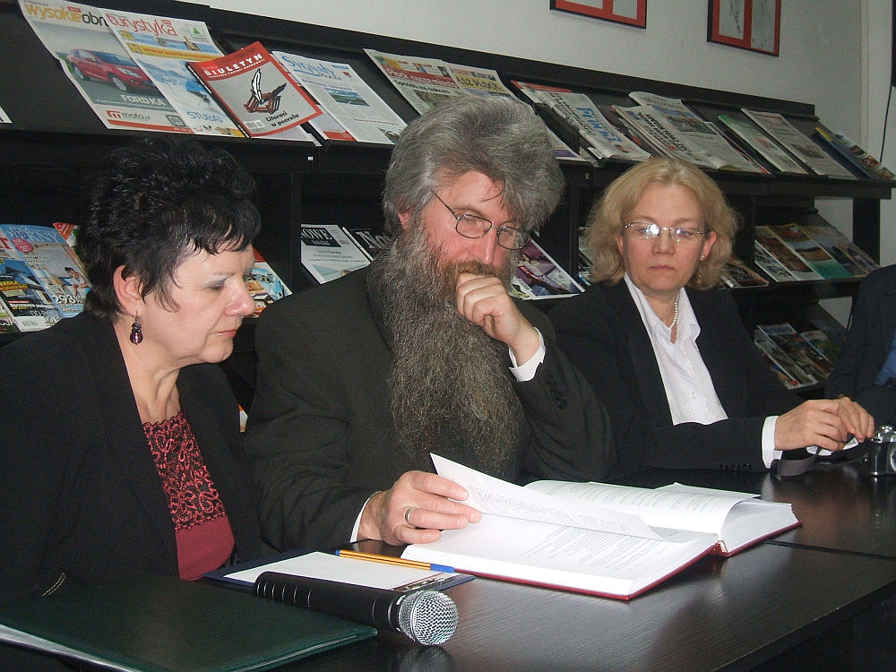 Od lewej: dyrektor MBP Maria Winiewska, historyk Pawe Bogdan Gsiorowski, polonistka dr Bogumia Dumowska.
