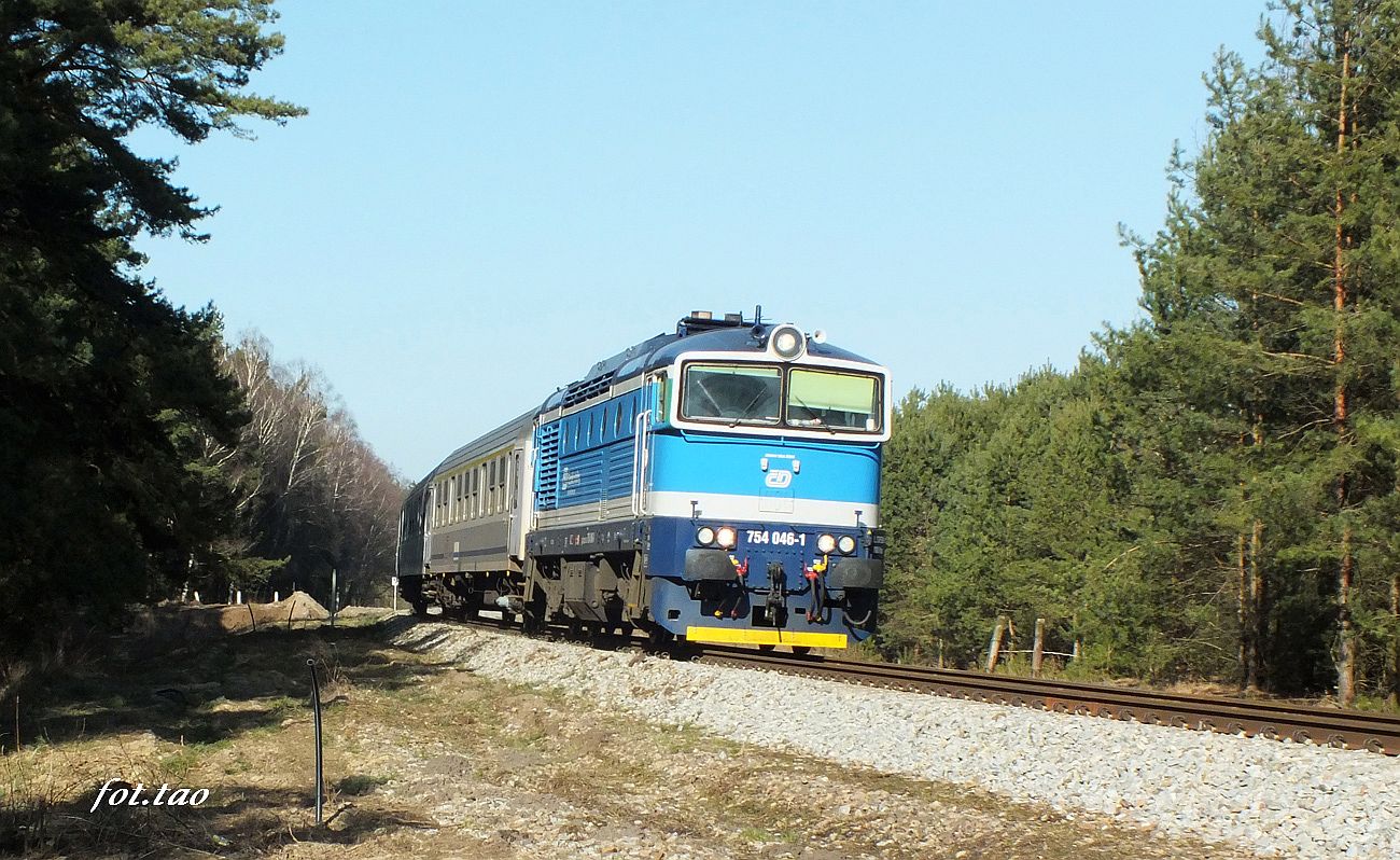 Stacja Sierpc. TLK Flisak na torze z Brodnicy do Sierpca. Zdjcie wykonano w okolicach skansenu, 1.03.2022 r.