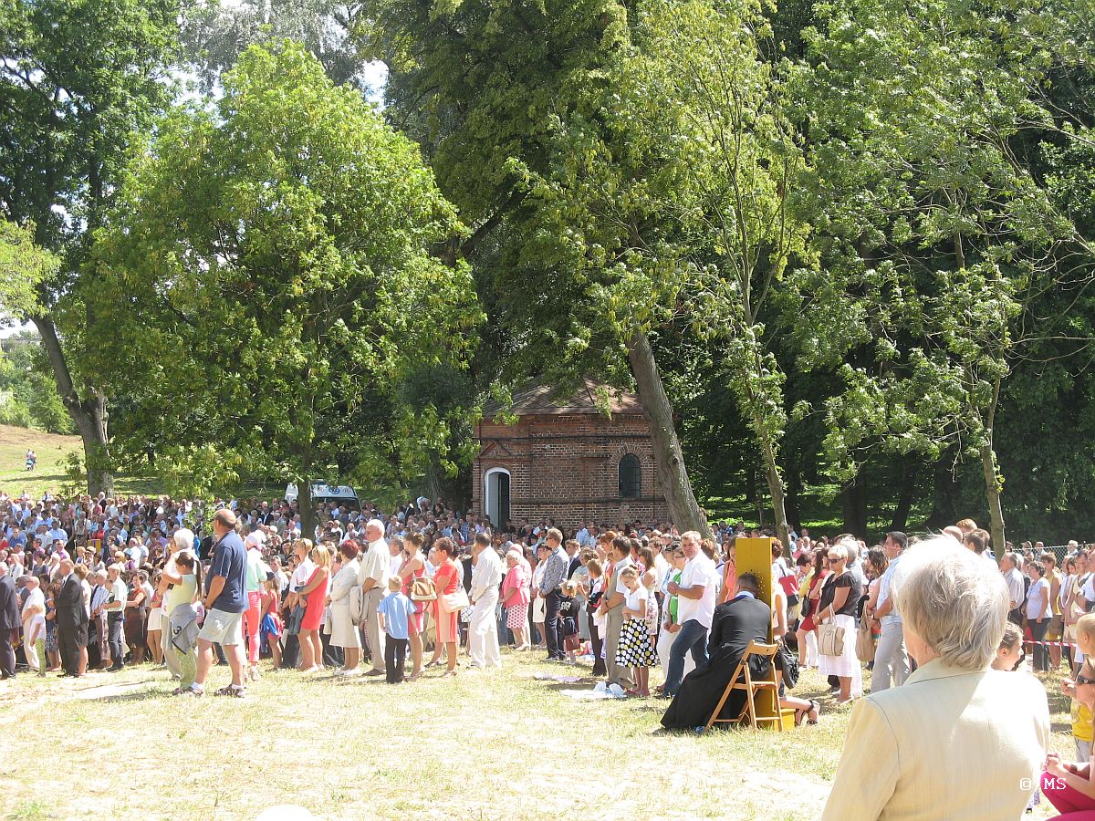 Tumy wiernych na Placu Koronacyjnym, 15.08.2013 r.