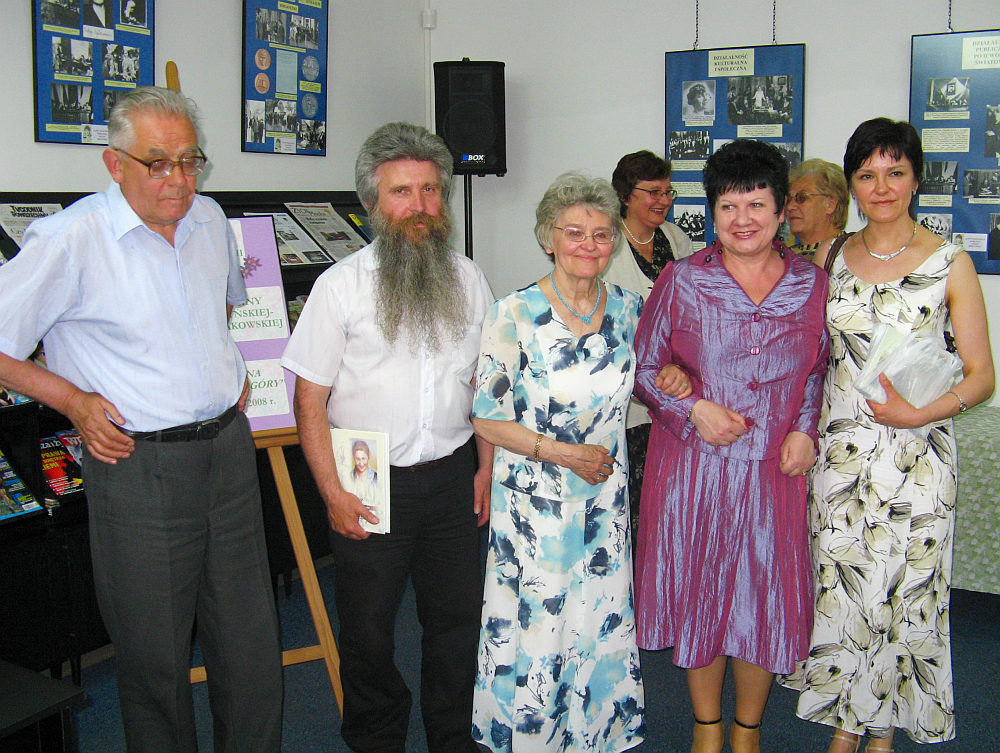 Od lewej: Jan Burakowski, Pawe Bogdan Gsiorowski, Halina Giyska-Burakowska,  Maria Winiewska i crka p. Burakowskich Anna Rutkowska.