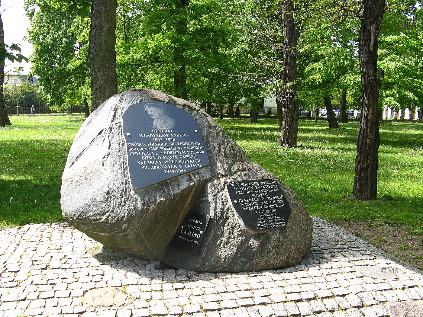 Pomnik w Parku im. Gen Wadysawa Andersa, 12.05.2015 r.