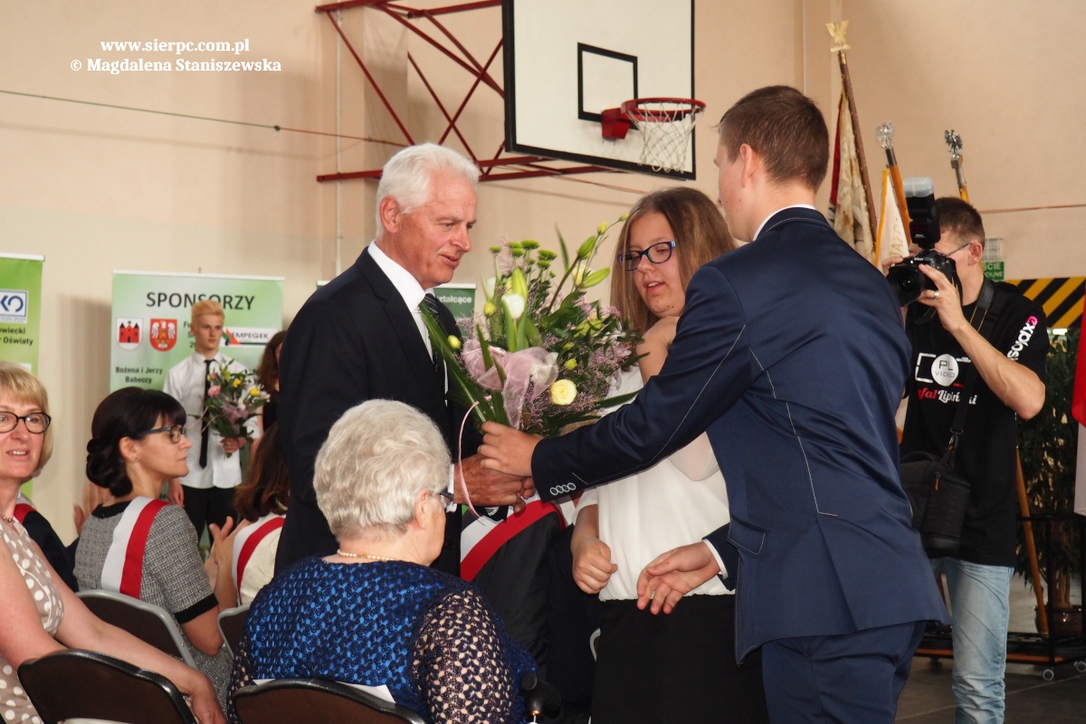 Powitanie emerytowanego nauczyciela Kajetana Dobrosielskiego 