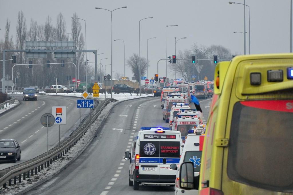 Parada ambulansw ulicami Bielska-Biaej