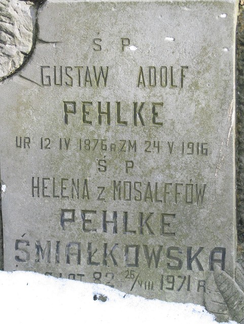 Tablica z grobu rodzinnego Pehlke'w: Helena i Gustaw Adolf.