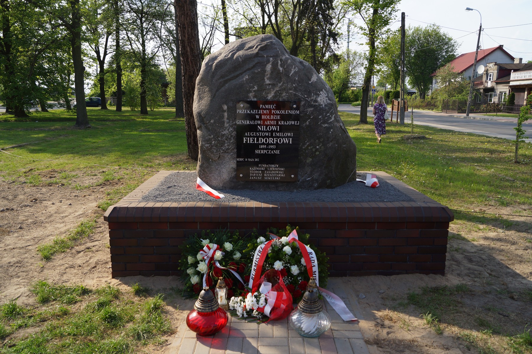 Pomnik powicony Augustowi Emilowi Fieldorfowi, ps. Nil.