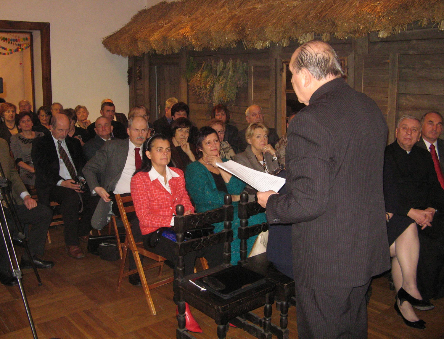 Podczas spotkania czonkw i sympatykw Oddziau Sierpeckiego TNP odczyt wygosi prof. dr hab. M. M. Grzybowski, 14.12.2011 r.