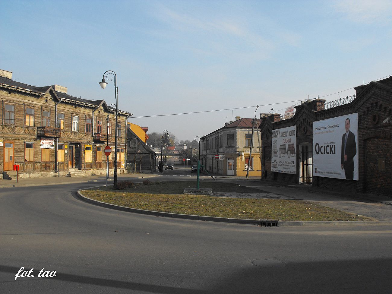 Wjedajc do miasta ul. Wojska Polskiego zwiedzamy Stare Miasto. Ostatnio mona zauway, e na zabytkowej budowli reklamuje si przystojny pan, ktry jest 