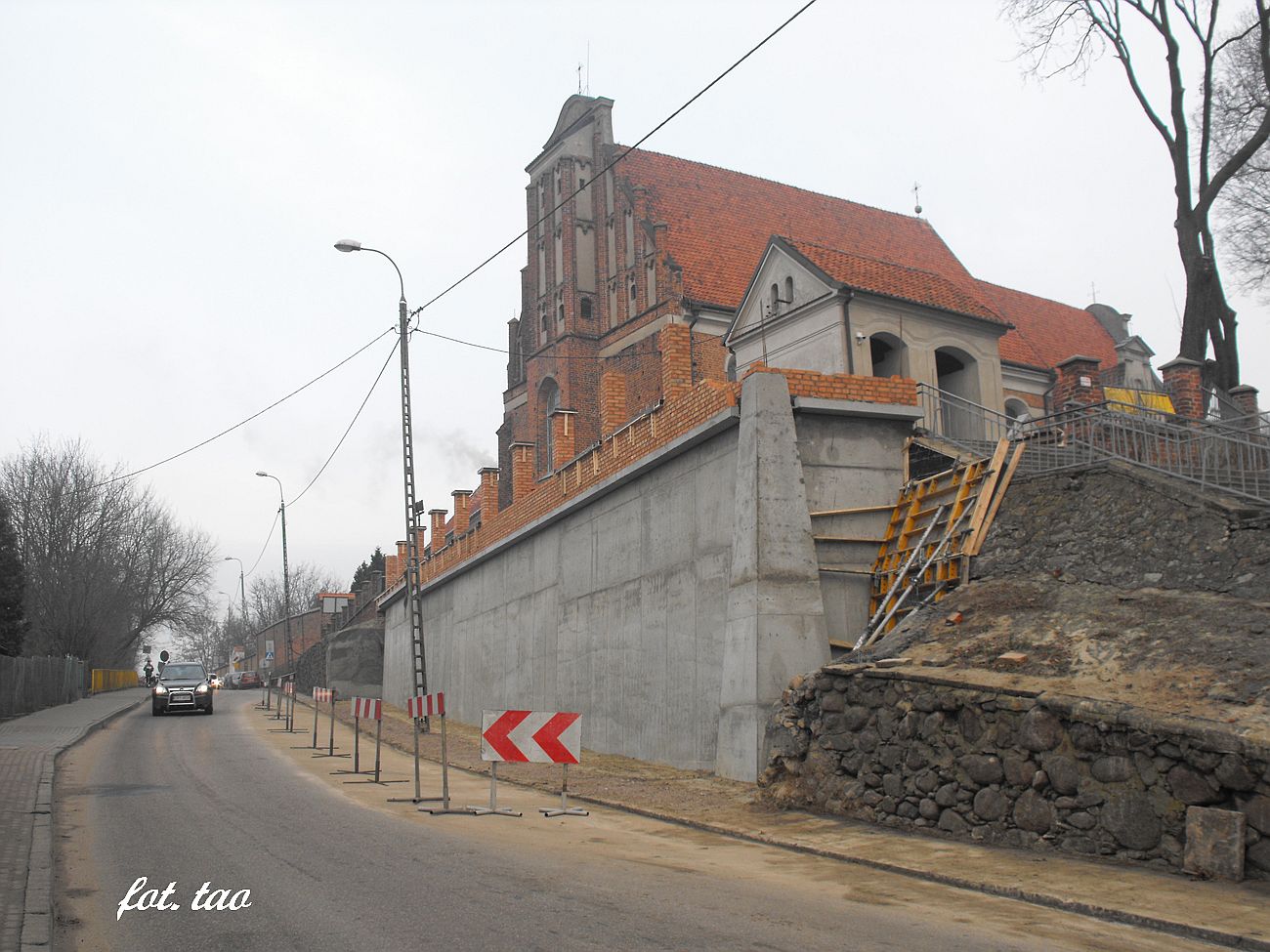 Kolejny etap umacniania wzgrza Loret dobiega koca, 14.12.2014 r.