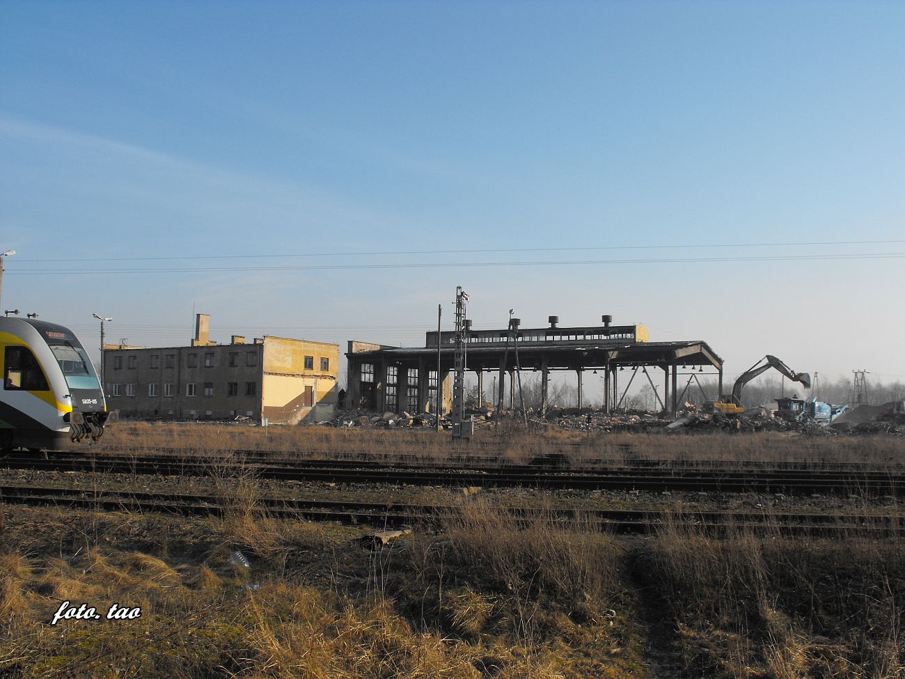 Koniec sierpeckiej parowozowni. Widok od strony poudniowej... Czy takie zdjcie bdzie te dworca?, 20.03.2015 r.