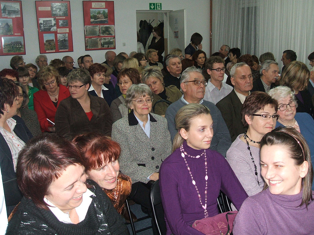 Licznie przybya na spotkanie publiczno