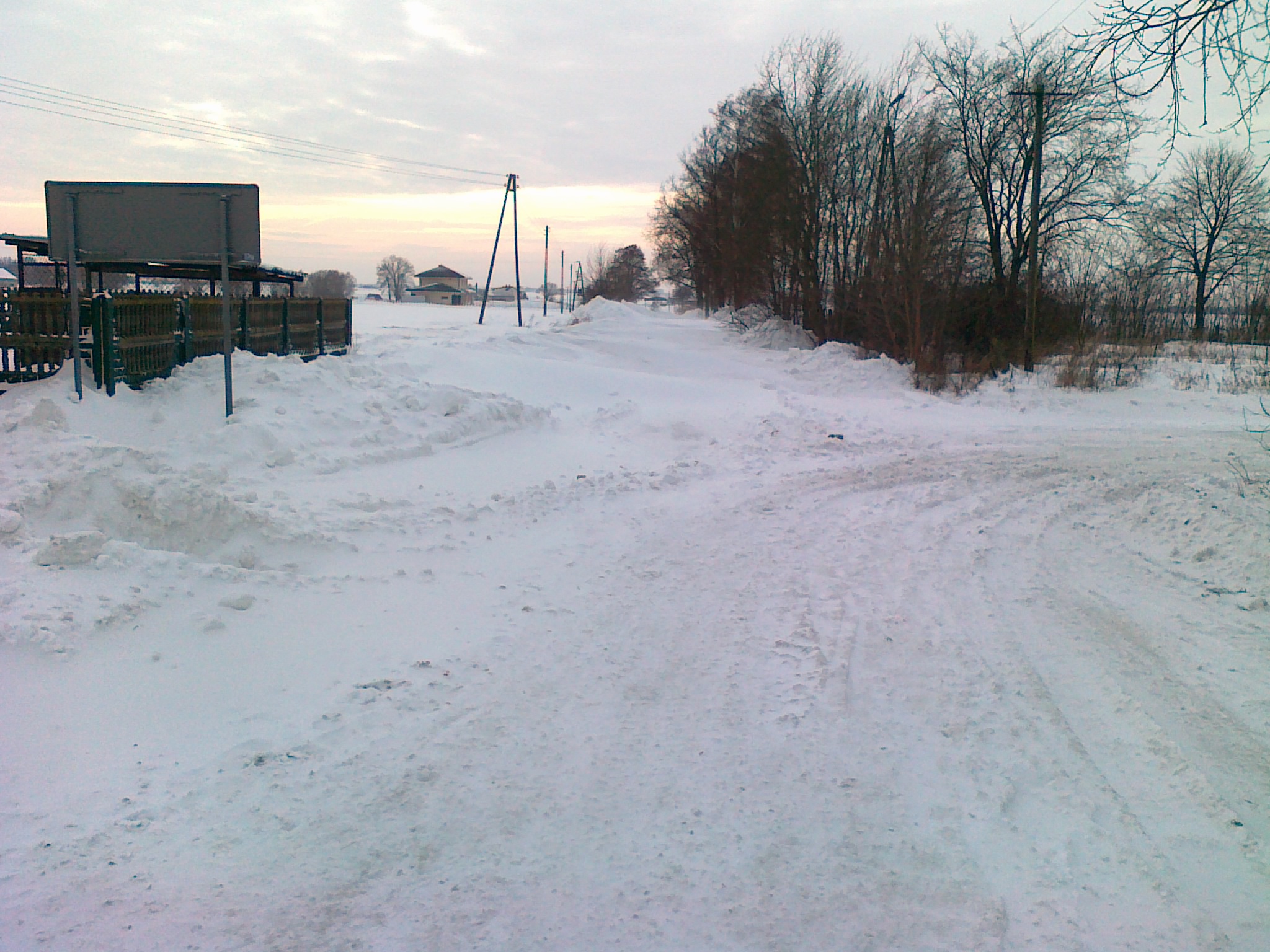 Droga w Grbcu, gm. Zawidz, w kierunku Ksic i dalej Krajewic, 31.01.2014 r.