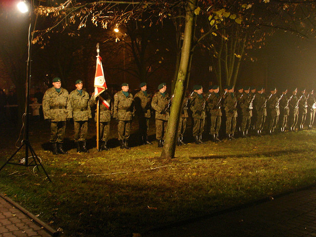 Kompania Honorowa 6. Toruskiego Dywizjonu Artylerii Samobienej.