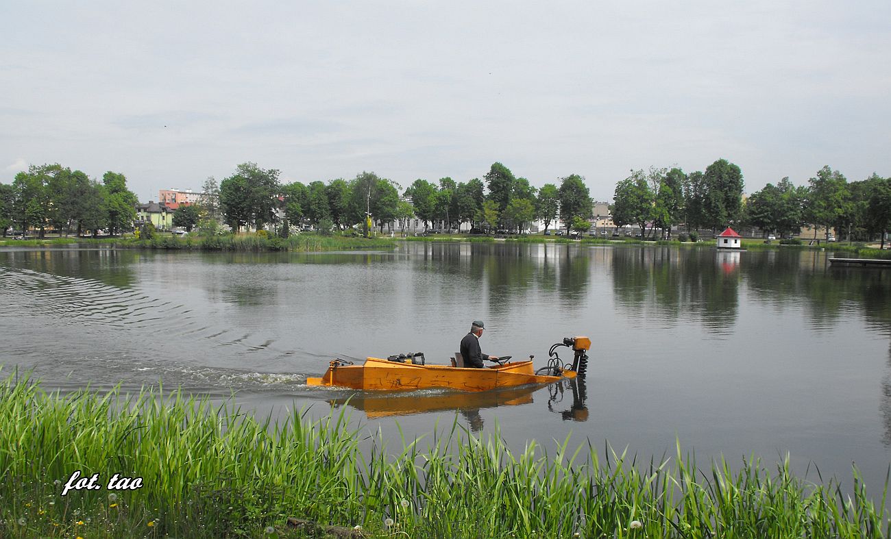 Park Jezirka. Na wodzie 