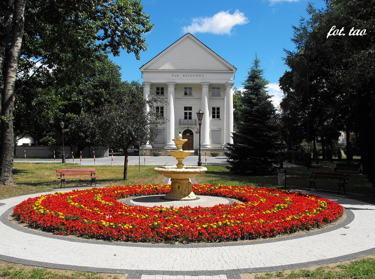 Sd Rejonowy w Sierpcu w piknym otoczeniu parku, 21.06.2014 r.