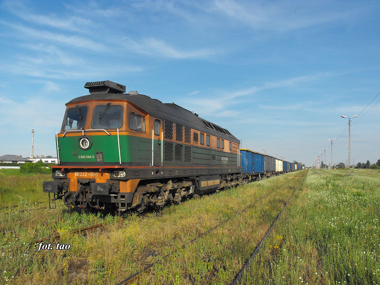 Stacja Sierpc. Na zdjciu bardzo rzadko widywana na naszej stacji lokomotywa BR-232. Jest to lokomotywa produkcji ZSRR dla byego NRD o mocy prawie 3000 KM, uywana w trakcji osobowej, jak i cikiej towarowej. Towarzysze radzieccy dla Polakw produkowali 