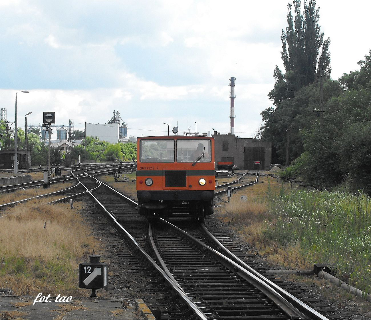 Stacja Sierpc. Manewrujca drezyna po zakoczonej pracy na szlaku do Nasielska, czerwiec 2014 r.