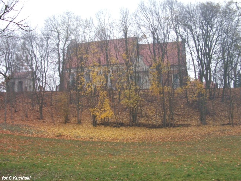 klasztor jesienią