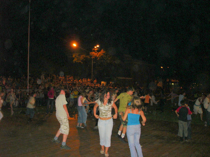 Muzyka <b><i>Horpyny</i></b>  poderwaa mnstwo osb do zabawy.