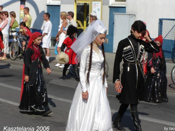Przejcie przez miasto - gruziska para.