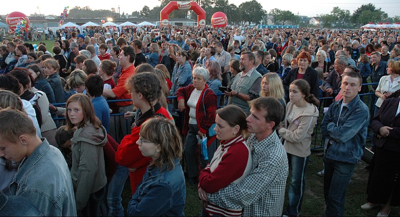 Biesiada Kasztelaska - 28.08.2004 - fina; publiczno (1)