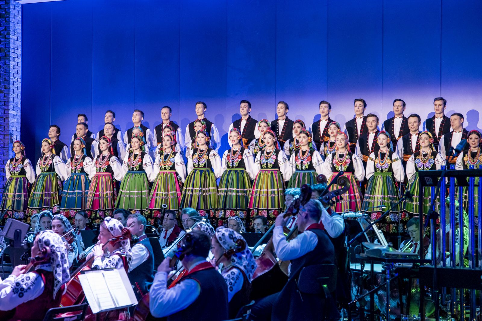 Koncert witeczny w wykonaniu Pastwowego Zespou Ludowego Pieni i Taca 