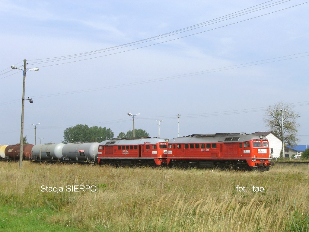 Stacja SIERPC. Lokomotywy ORLEN pod semaforem w Sierpcu, wrzesie 2008 r.