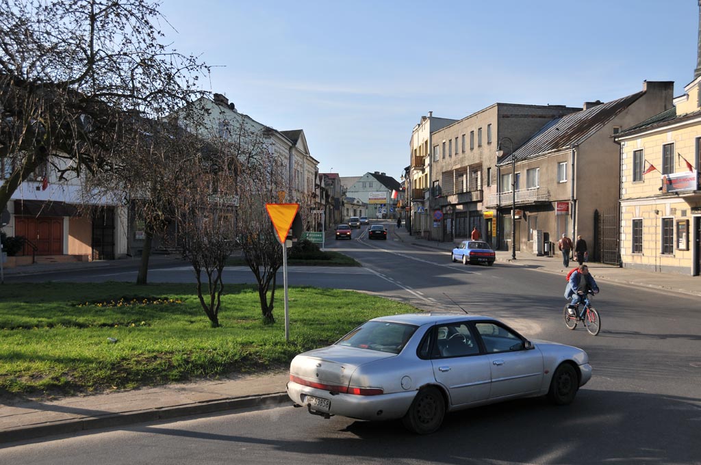 Plac Kardynaa Wyszyskiego z widokiem na ulic Pock, 17.04.2010 r.