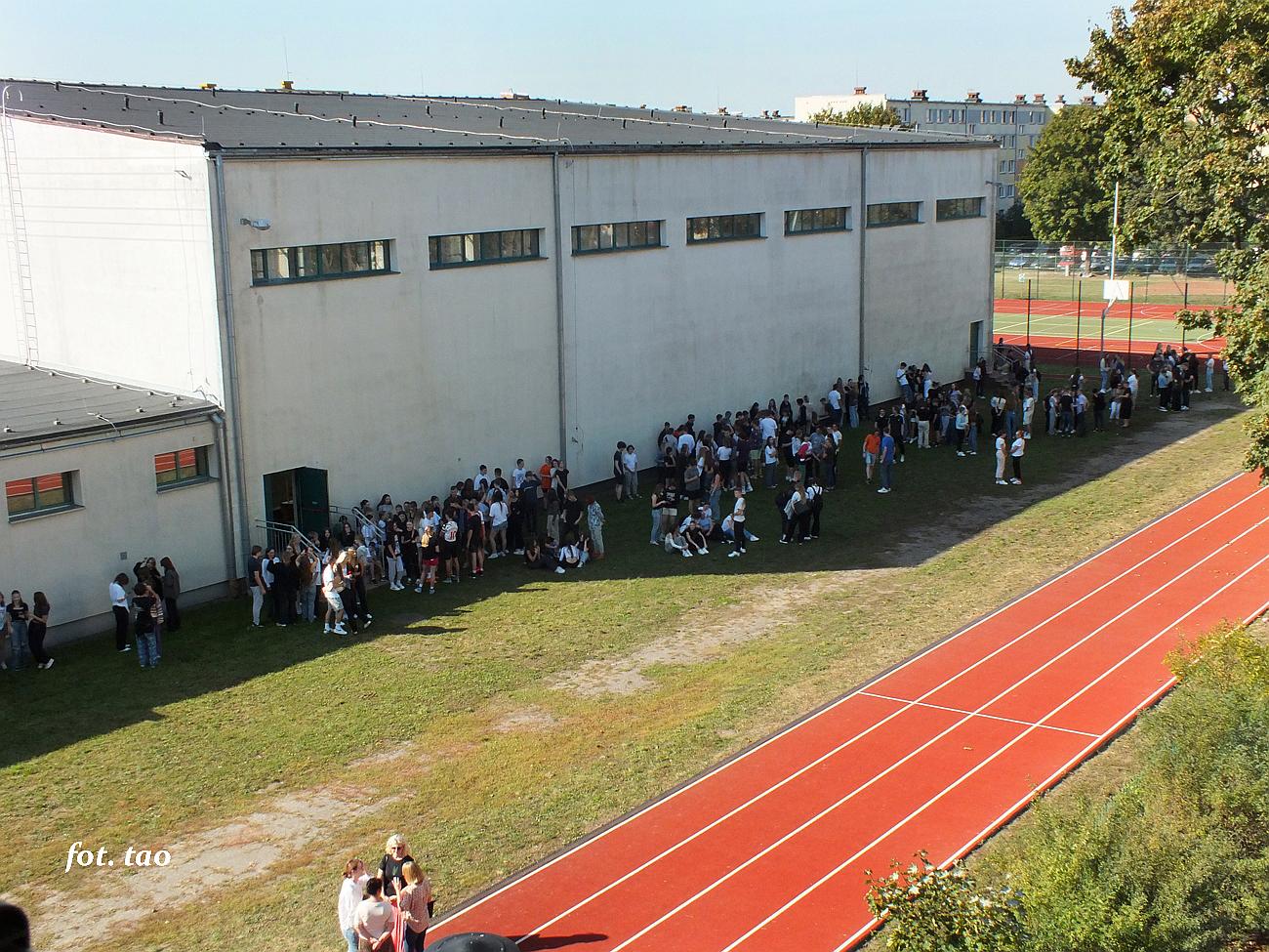 Ewakuacja uczniw Liceum Oglnoksztaccego...  spokojnie, to tylko wiczenia, 29.09.2023 r.