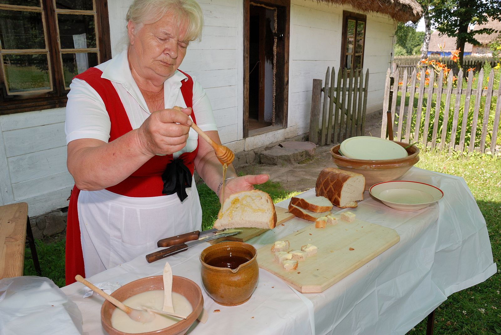 Miodobranie w skansenie, 7.07.2013 r.