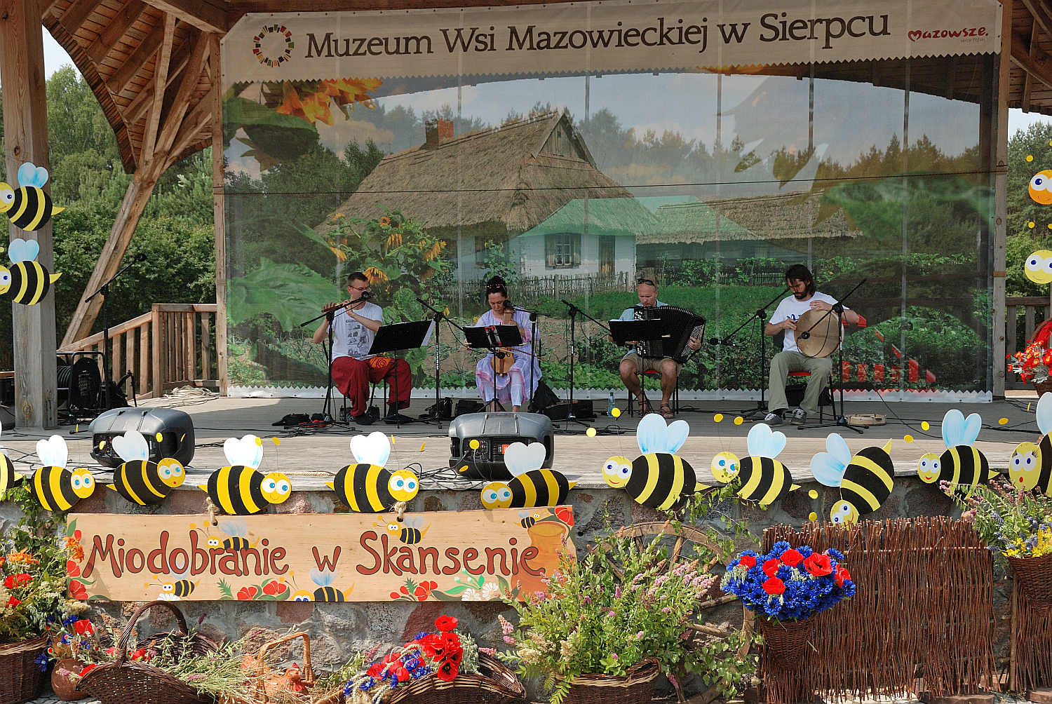 Miodobranie w skansenie, 5.07.2015 r.