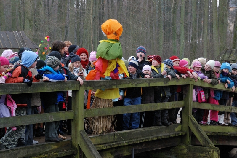 Topienie Marzanny w skansenie, marzec 2011 r.