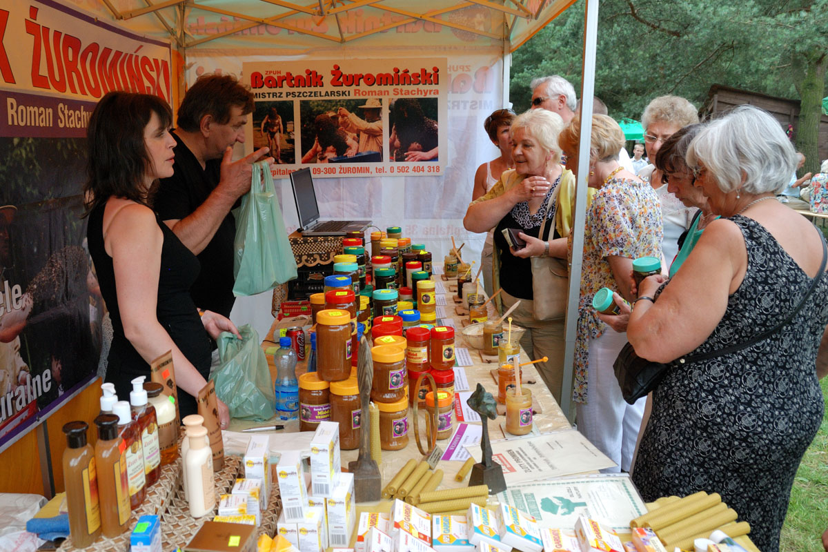 Miodobranie w skansenie, 4.07.2010 r.