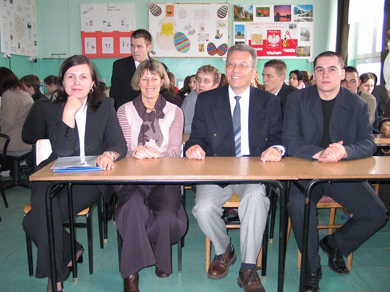 Polscy i francuscy nauczyciele. Od lewej: Renata Przybyłowska, Marie-Paule Gay, Dominique Gardeil, Mariusz Bruździński.
