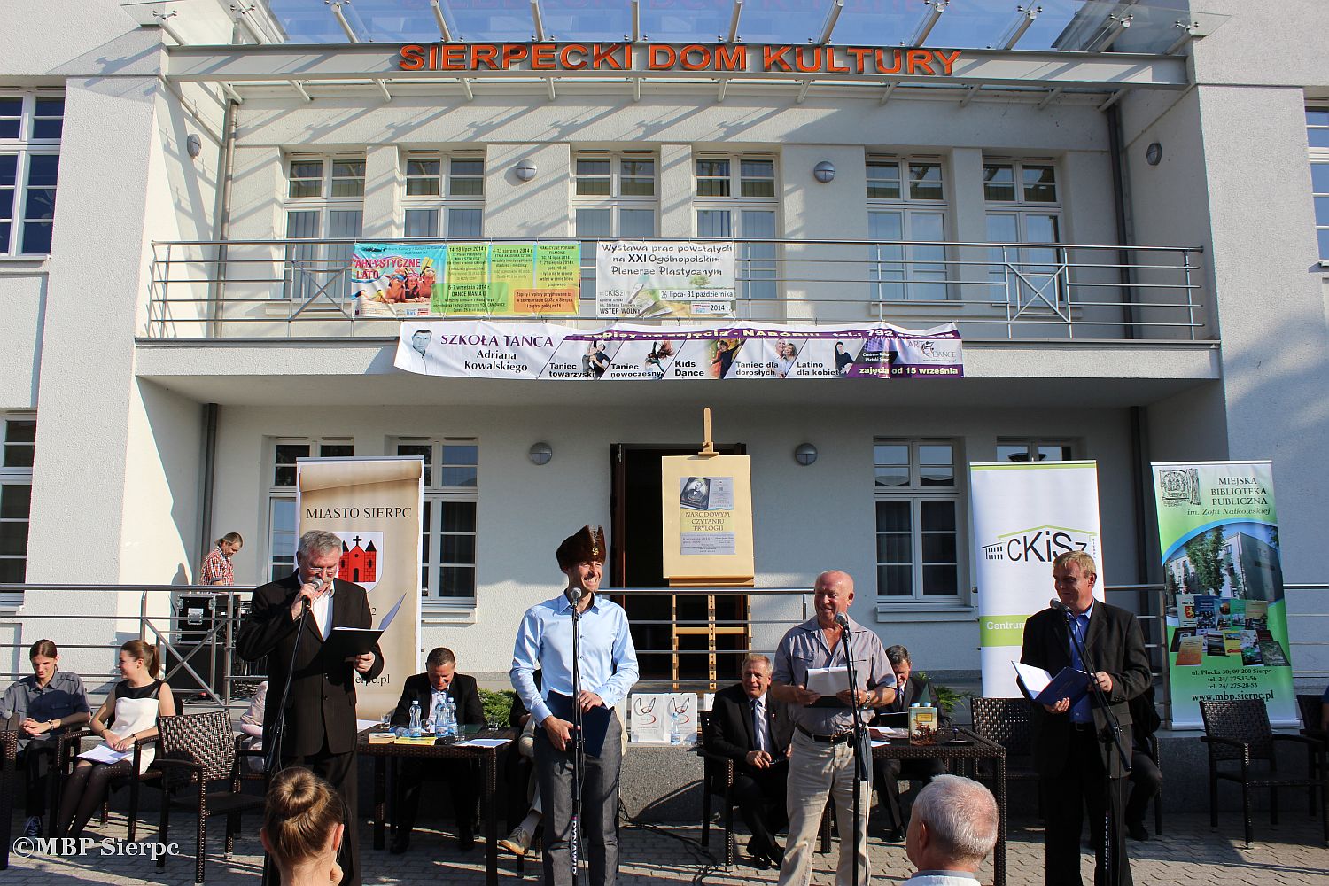 Porywajcy dialog Podbipity (Edmund Sigiel), Zagoby (Tadeusz Ciski), Skrzetuskiego (Marek Zdrojewski) z narracj Zbigniewa Czajkowskiego