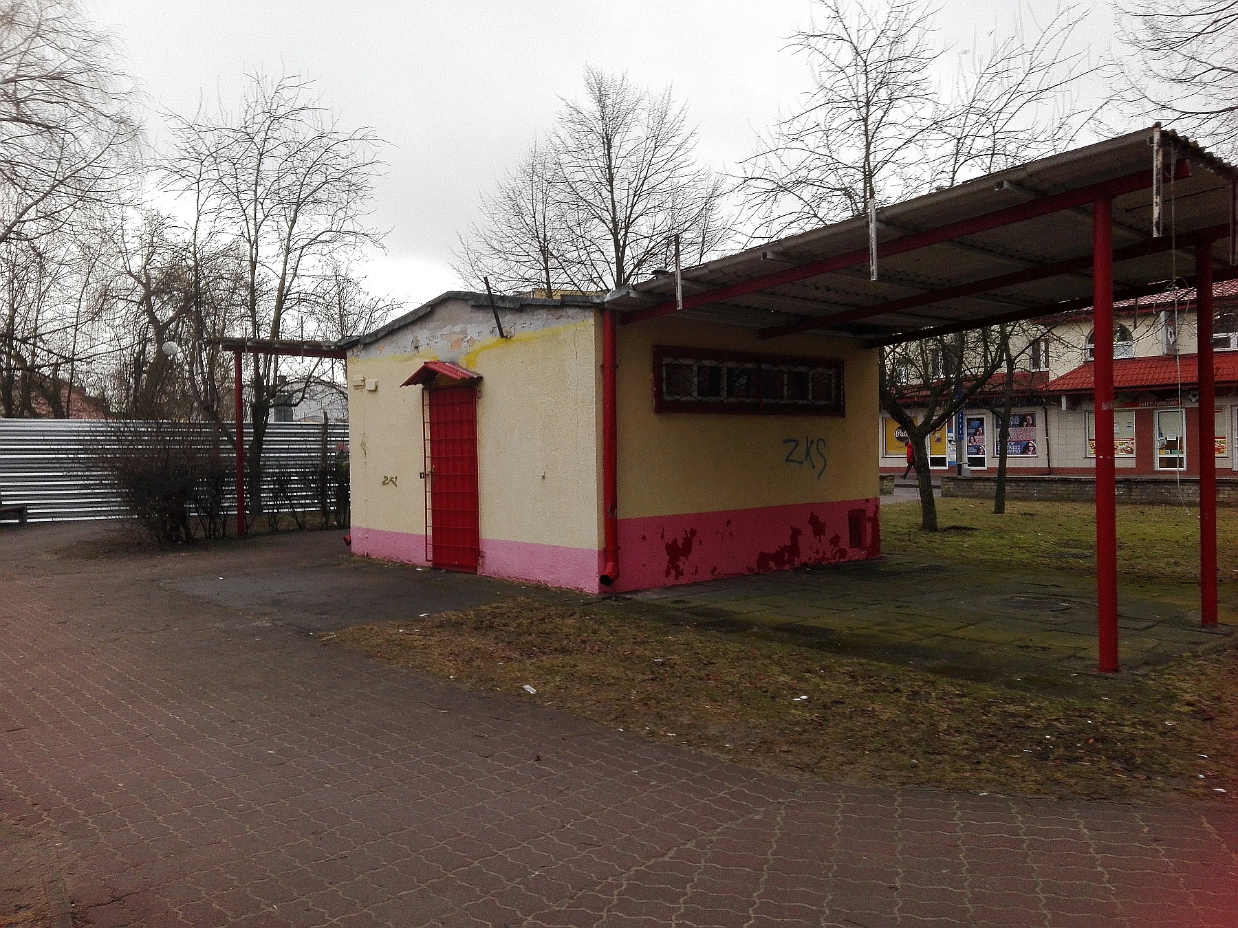 Budynek gastronomiczny na tzw. Jordanku (obecnie Park im. Tadeusz Mirosawskie­go)  na chwil przed rozbirk, 14.03.2018 r.