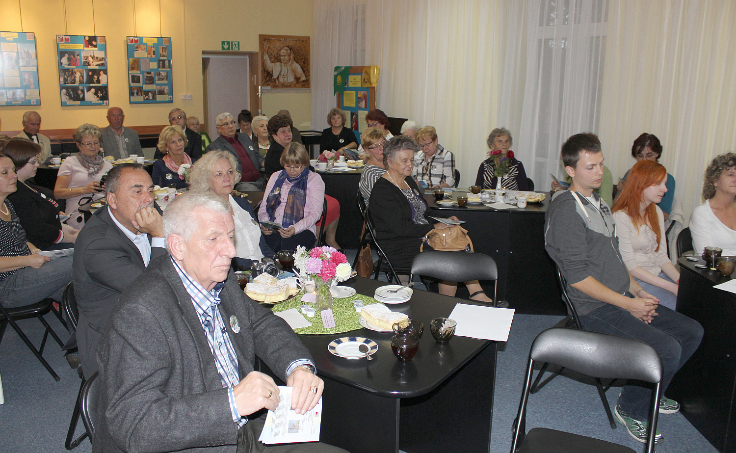 Przybyli na Wieczr Wspomnie o Janie Pawle II gocie, Biblioteka Miejska, 25.09.2014 r.