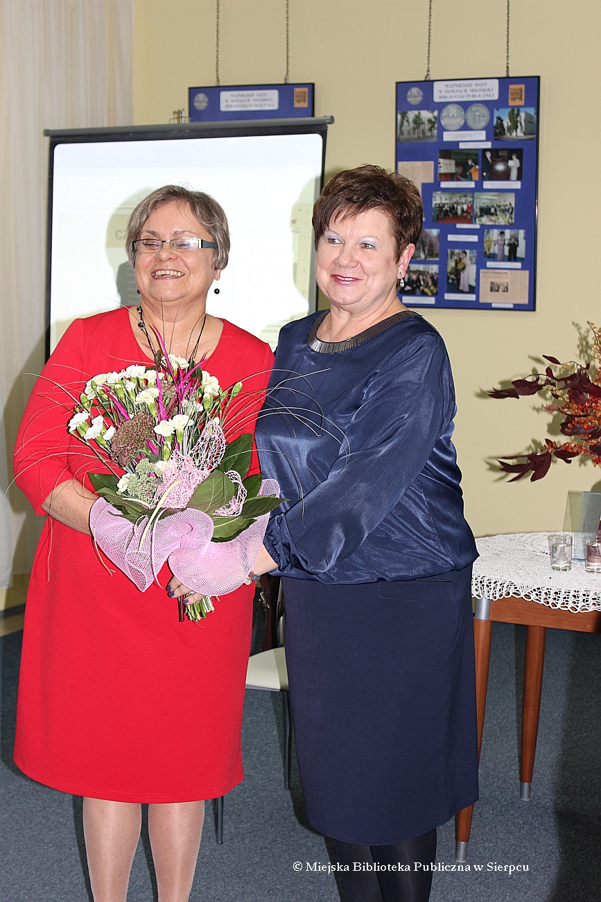 Aleksandra K. Maludy z dyrektor Biblioteki Miejskiej Mari Winiewsk, 22.10.2015 r.