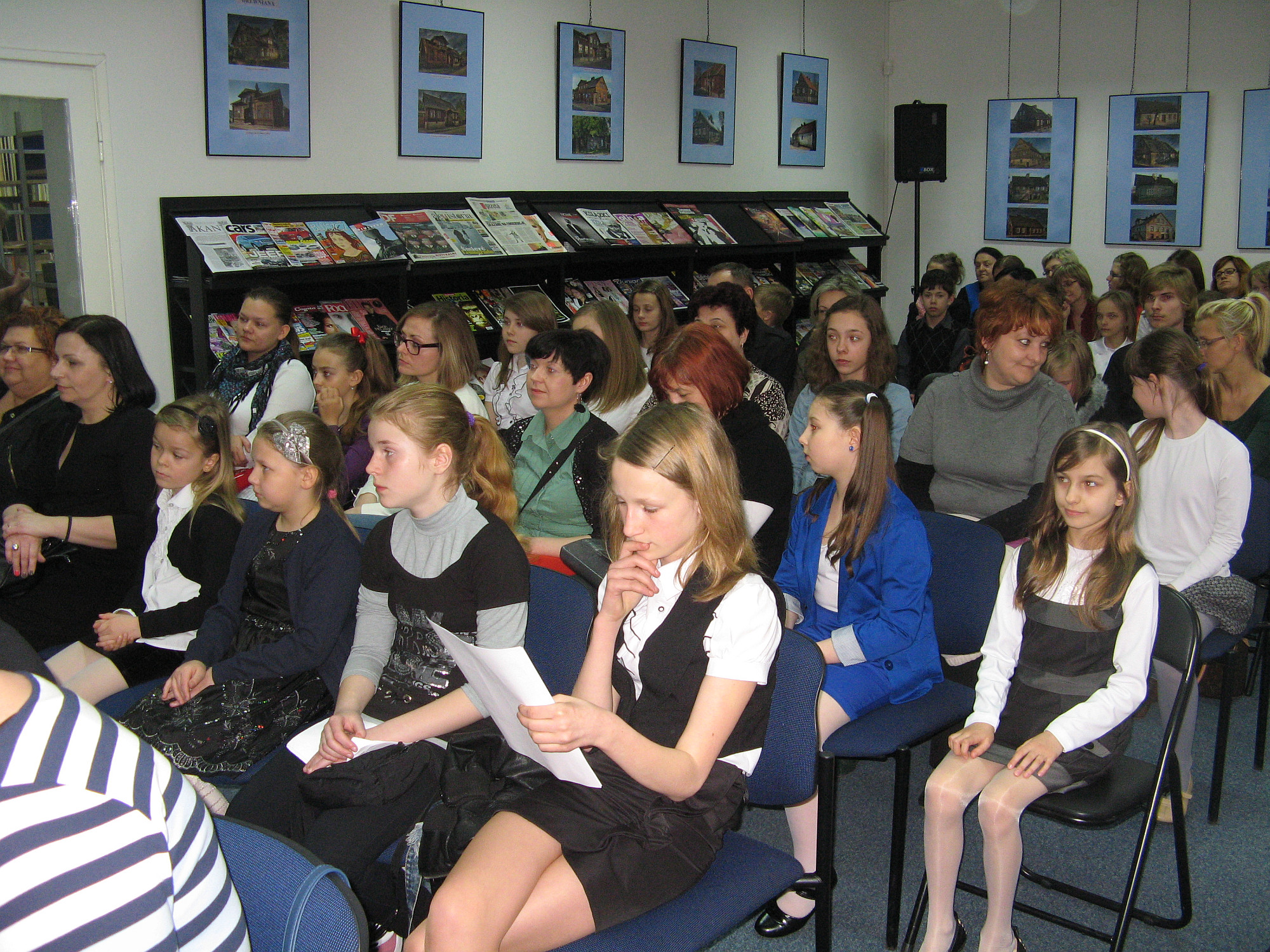 Modzi recytatorzy, ich rodzice i instruktorzy, Biblioteka Miejska 19.04.2012 r.