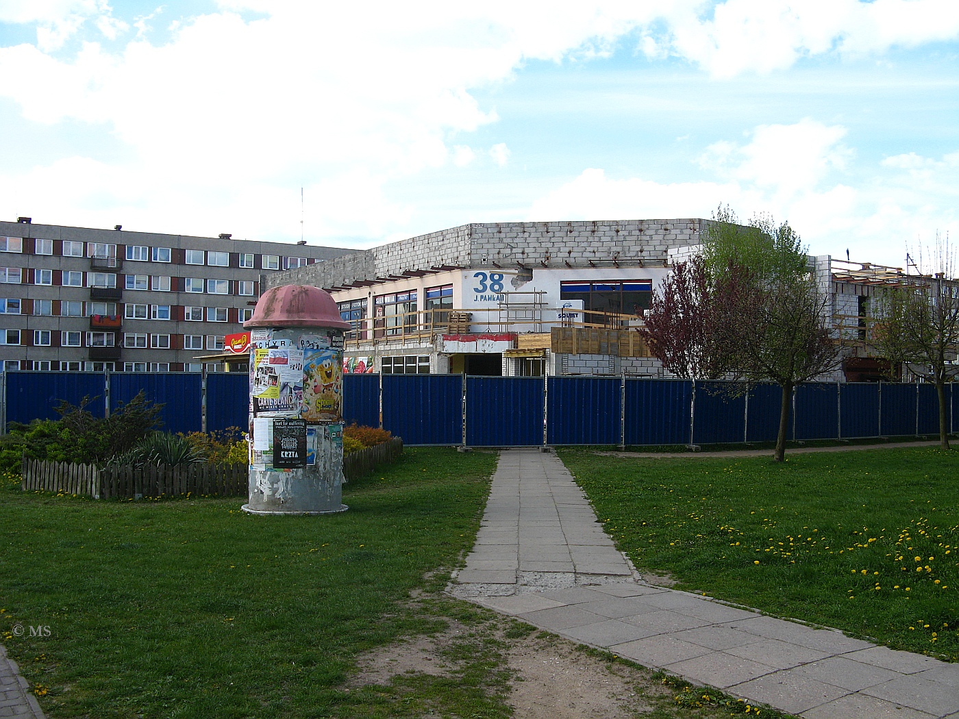 Rozbudowa obiektu handlowo-usugowego  na osiedlu Jana Pawa II, 3.05.2015 r.