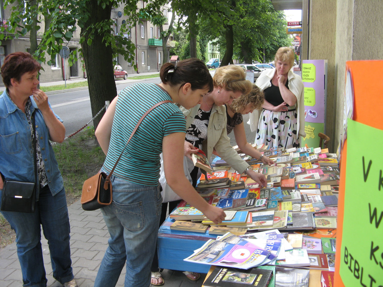 V Kiermasz Wolnych Książek zorganizowany przez Miejską Bibliotekę Publiczną w Sierpcu, 28.05.-1.06.2012  r.