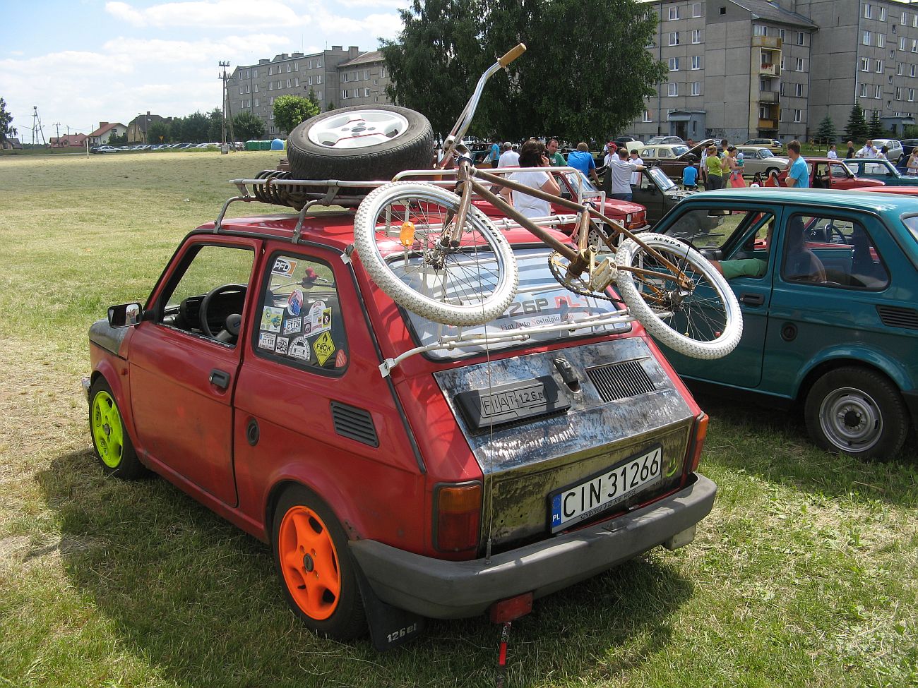 Fiat 126p - nie do, e zgrabny, to jeszcze pakowny :)